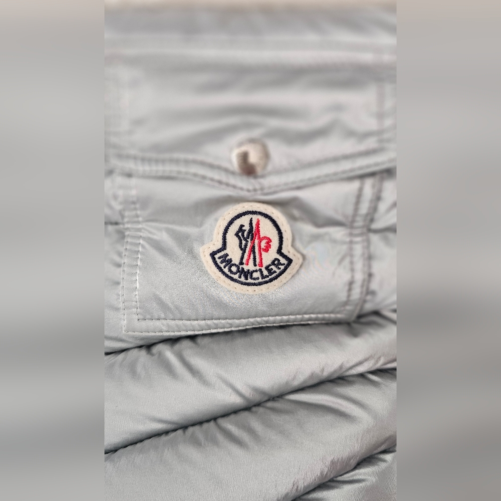 Moncler Gaia down snow boots logo-adorned ,snap-buttoned flap pockets Size 37 - Picture 9 of 16